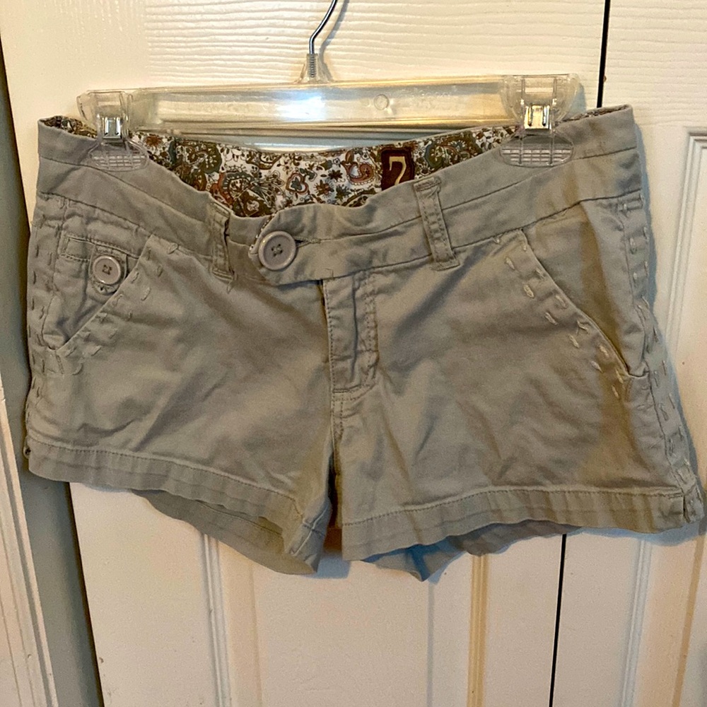 Women’s Khaki Shorts